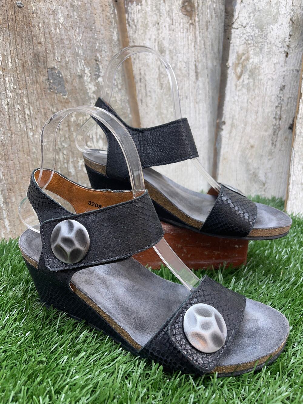 Taos Footwear Carousel Women's Black Silver Exotic Wedge Sandals Size EU37